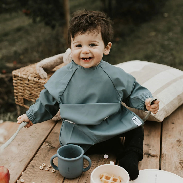 Long-sleeved bib with front pocket