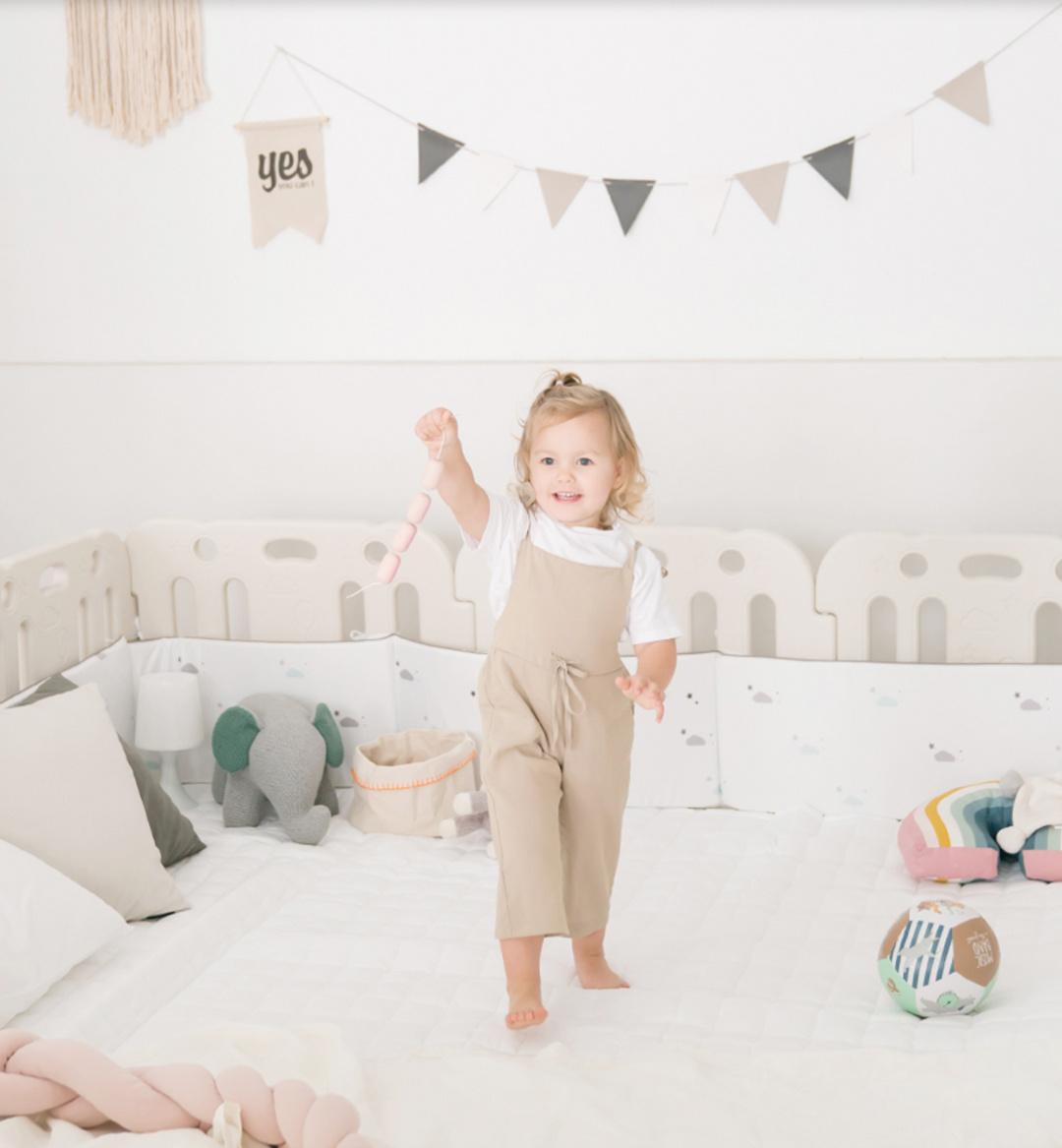 Ggumbi Baby Room Play Pen (14-Panel) – Extra Large Safe Play Yard (Fits 2 Mats, Non-Toxic Plastic)